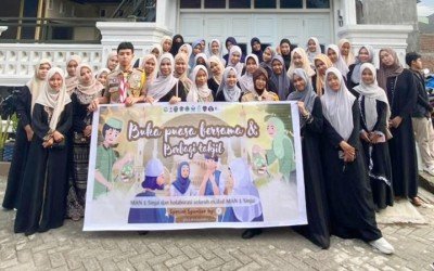 Semarak Ramadan: Gabungan Ekskul MAN 1 Sinjai Kompak Berbagi Takjil di Pusat Kota